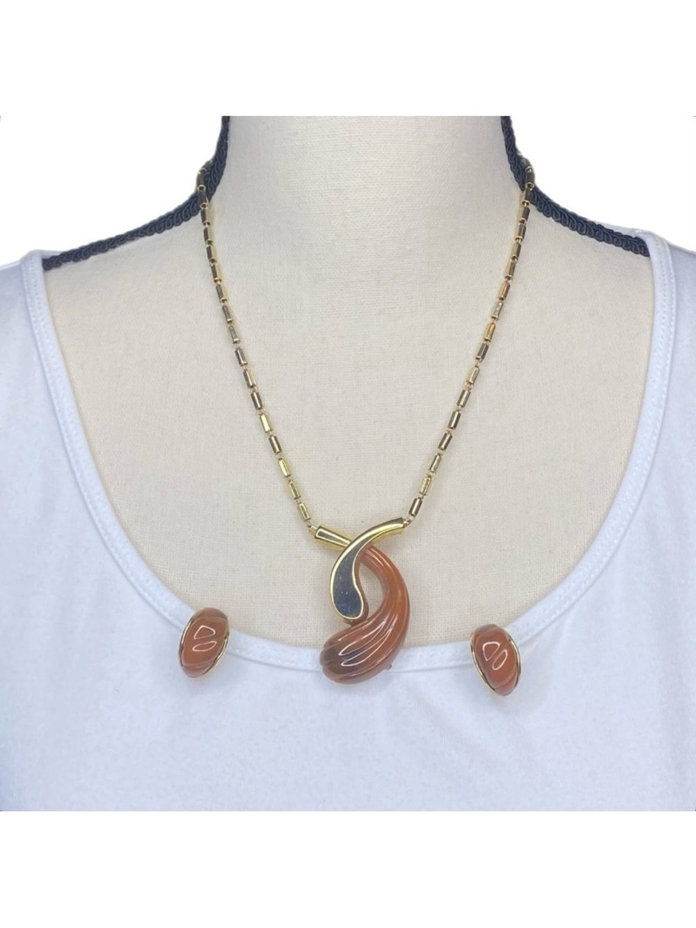 Women's Brown Pendant Necklace with Matching Clip-On Earrings